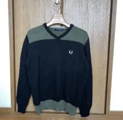FRED PERRY Vネックセーター M ブラック/オリーブ
