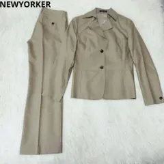 NEWYORKER パンツスーツ セットアップ風背抜き 肩パッド入り 春夏のサムネイル