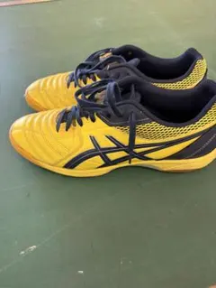 asics フットサルシューズ　27.5センチ