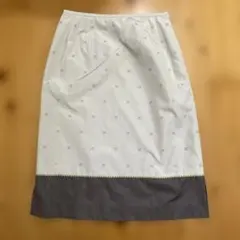 ANNA LUNA 刺繍入り バイカラー ひざ丈スカートのサムネイル
