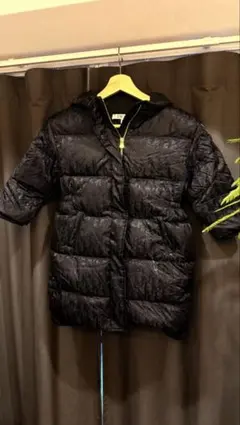 DIOR ブラックロゴ入りフード付きダウンコート