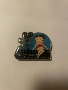 ビレバン ピクサー 会社ロゴ ポールトリーパレス トイストーリー 缶