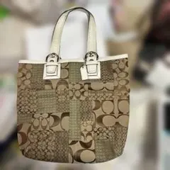 COACH コーチパッチワークシグネチャー トートバッグ A4収納可能 肩掛け可のサムネイル