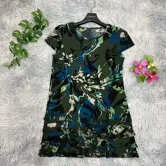 【ジョルジュレッシュ】フリル付き 花柄チュニック 36 トップス ダークグリーンのサムネイル
