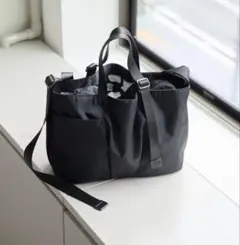 イアパピヨネ アジャスタートートバッグ 横型 ブラック