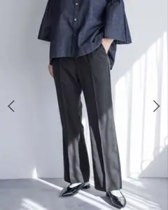 【LOWRYS FARM】スタイルUPフレアパンツ〈ブラック〉