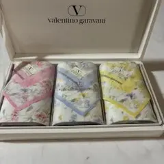 Valentino Garavani ハンカチ 3枚セット 花柄のサムネイル