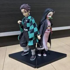 炭治郎　禰豆子　鬼滅の刃　手繋ぎ　フィギア