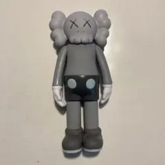 2026年最新】KAWS CHUM OPEN EDITIONの人気アイテム - メルカリ
