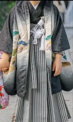 505ab12□七五三 五歳 男児 着物&羽織&袴&角帯&小物 小柄 兜□美品