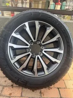 トヨタ ランドクルーザープラド 150系 純正 19インチ アルミホイールタイヤのサムネイル