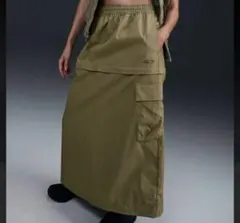 新品未使用‼️NIKE ロングスカート　スポーツウエアにも　シャカシャカ