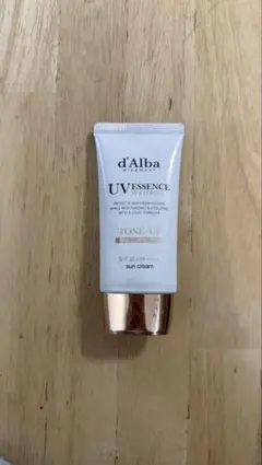 3回使用　d'Alba UVESSENCE WATERFELL サンクリーム