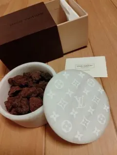 LOUIS VUITTON　フレグランスケース　ルイ・ヴィトン　雪花石膏のサムネイル