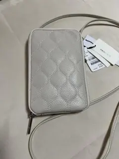 キルティングレザーショルダーバッグ　ライトグレー