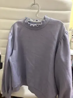 薄紫色トレーナー