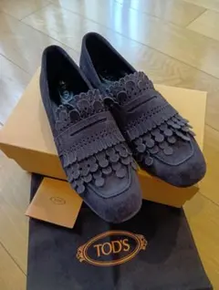 美品！TOD'S ダブルT バックル フリンジ ローファー ドライビングシューズ 美品！TOD'S ダブルT バックル フリンジ ローファー ドライビング