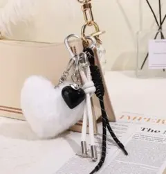 じゃらじゃらキーホルダー　ハート　ファー　パラコード　バッグチャーム　韓国人気