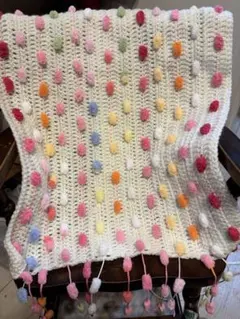 手編みポンポンブランケット
