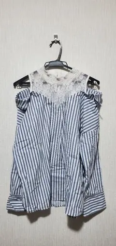 INGNIイング ストライプ オフショルダーシャツ