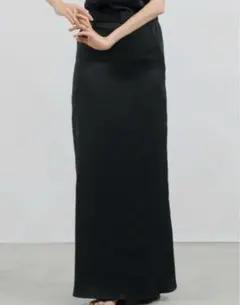 【大人の落ち感シルエット。】マーメイドサテンロングスカート/NEUNAのサムネイル