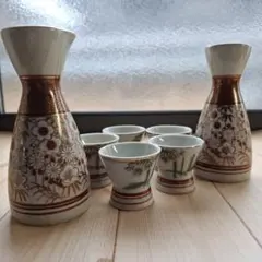 九谷焼 徳利2本 盃4客 酒器セット 花文 赤絵 金彩 九谷焼 徳利2本 盃4客 酒器セット 花文 赤絵 金彩 - メルカリ