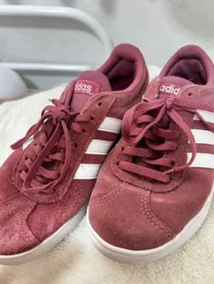 adidasスニーカー