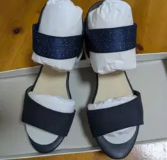 新品 velicoco ネイビー ストラップサンダルのサムネイル