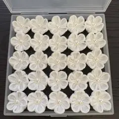 ちりめん花パーツ 25個セット　つまみ細工　ひな祭り　アクセサリー　白