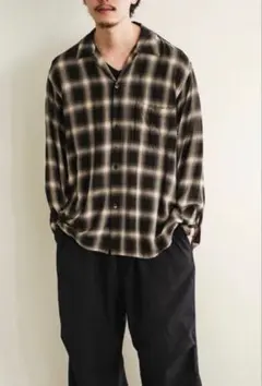 COMOLI レーヨンチェックオープンカラーシャツのサムネイル