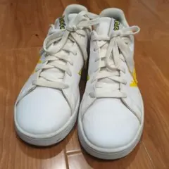 アディダス　ピカチュウ　スニーカー