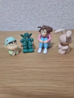 クレヨンしんちゃん　まちぼうけ　フィギュア　ガチャガチャ