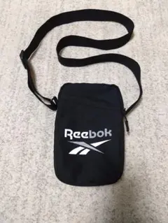 Reebok ブラック ショルダーバッグのサムネイル