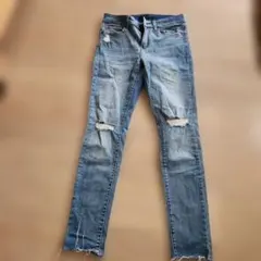 ダメージジーンズ