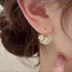 ピアス　パールピアス　アクセサリー　可愛い花篭、大人ピアス　結婚式ピアス　高見え