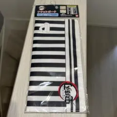 チチチ、ちょうどいいサイズでシブちぃ！鬼滅の刃　フラットポーチ　バンダイのサムネイル