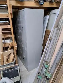 値下げしました】【美品】8人用ロッカー 鍵ありほぼ未使用相模原市 