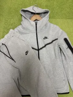 Nike テックフリース