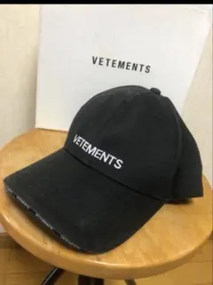 VETEMENTS キャップ ブラックのサムネイル