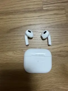 Lightning充電ケース付きAirPods（第3世代）