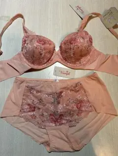 Triumph 花柄シームレスブラジャーショーツセット恋するブラ新品