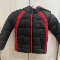 Jordan フード付きダウンコート ブラック/レッド