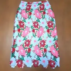 Chesty花柄刺繍タイトスカート