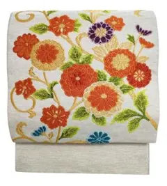 名古屋帯 八寸 金通し 白地 菊文様 刺繍 唐草 華やか お太鼓柄 洒落帯