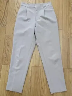 GU ストレッチテーパードパンツ ベージュ