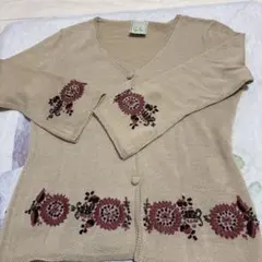 ベージュ 花柄刺繍 カーディガンのサムネイル