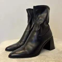 【美品】ZARA ショートブーツ サイドジップ 38黒　レザー ポインテッドトゥ