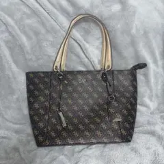 美品 GUESS リバーシブル トートバッグ 肩がけ ブラック h180 - メルカリ
