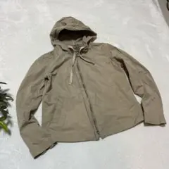 小さい人向きGAP フード付きベージュマウンテンパーカー