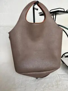 美品　ANITABILARDI　2WAY　バッグ約（縦33×横34×幅18ｃｍ）のサムネイル